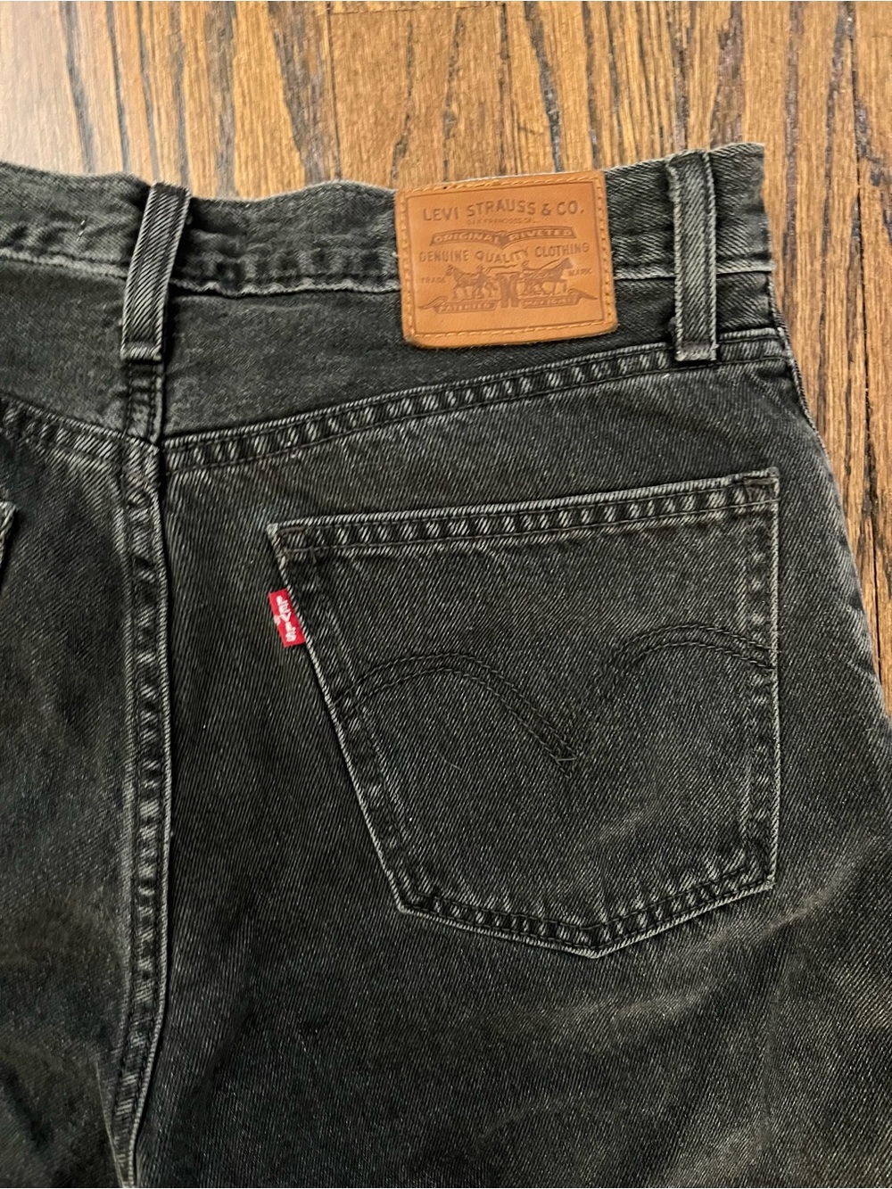 Levi’s Straight Leg Dad Jeans - Picture 4 of 4